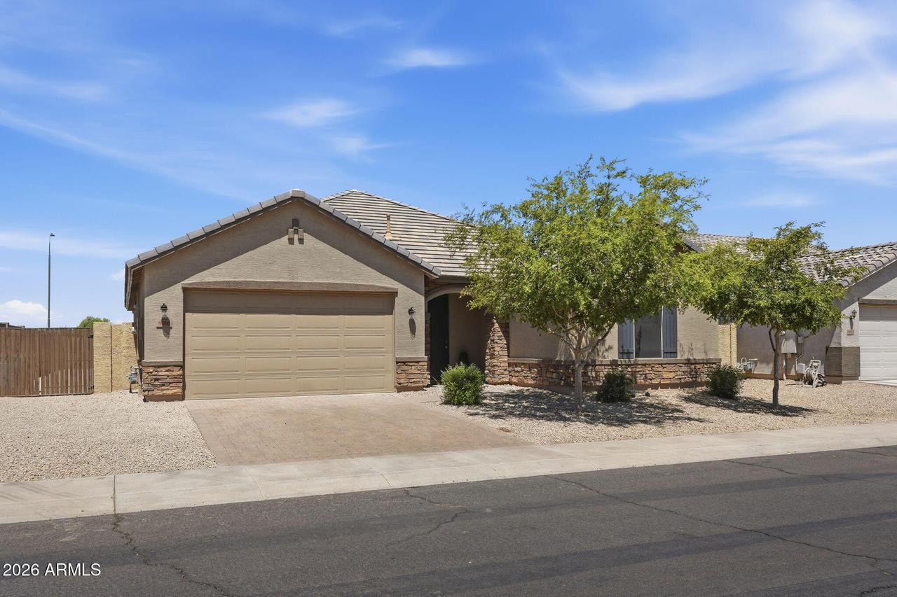 8016 S 42nd Ln., Laveen, AZ 85339