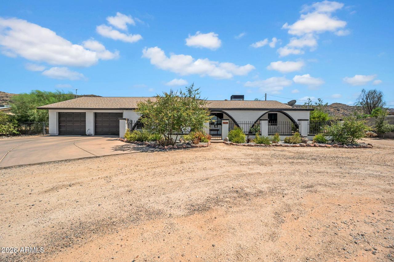 2621 E South Mountain Ave., Phoenix, AZ 85042