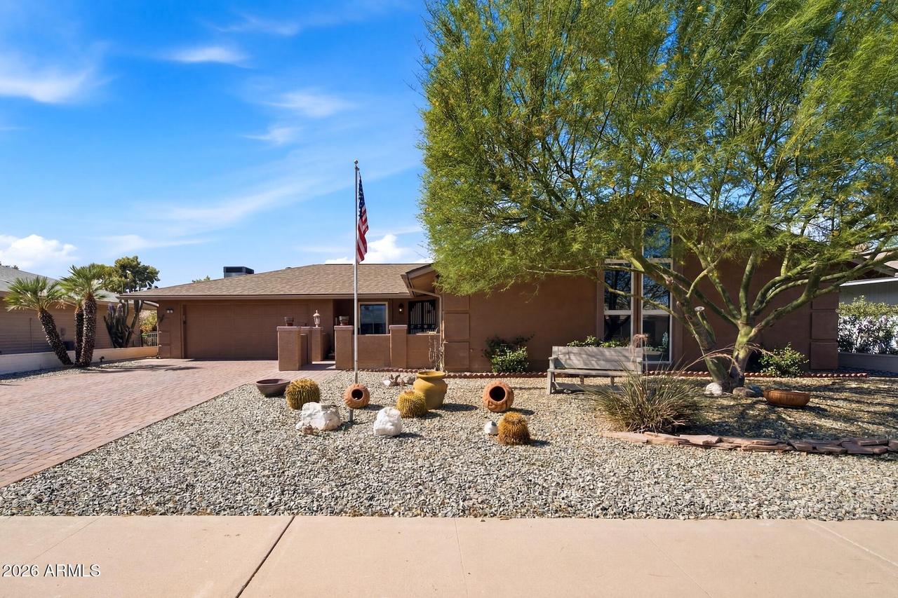 9616 W Indian Hills Dr., Sun City, AZ 85351