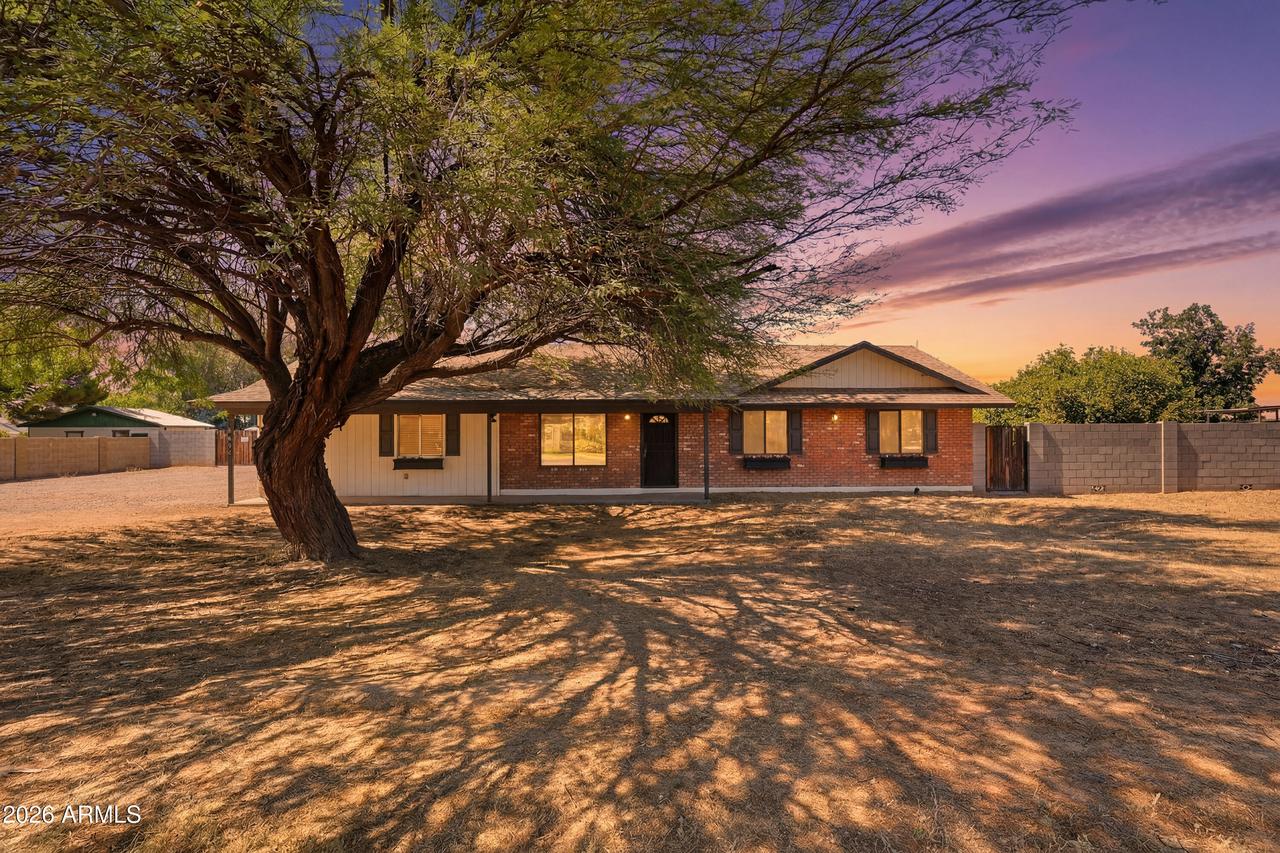2266 E Willis Rd., Gilbert, AZ 85297