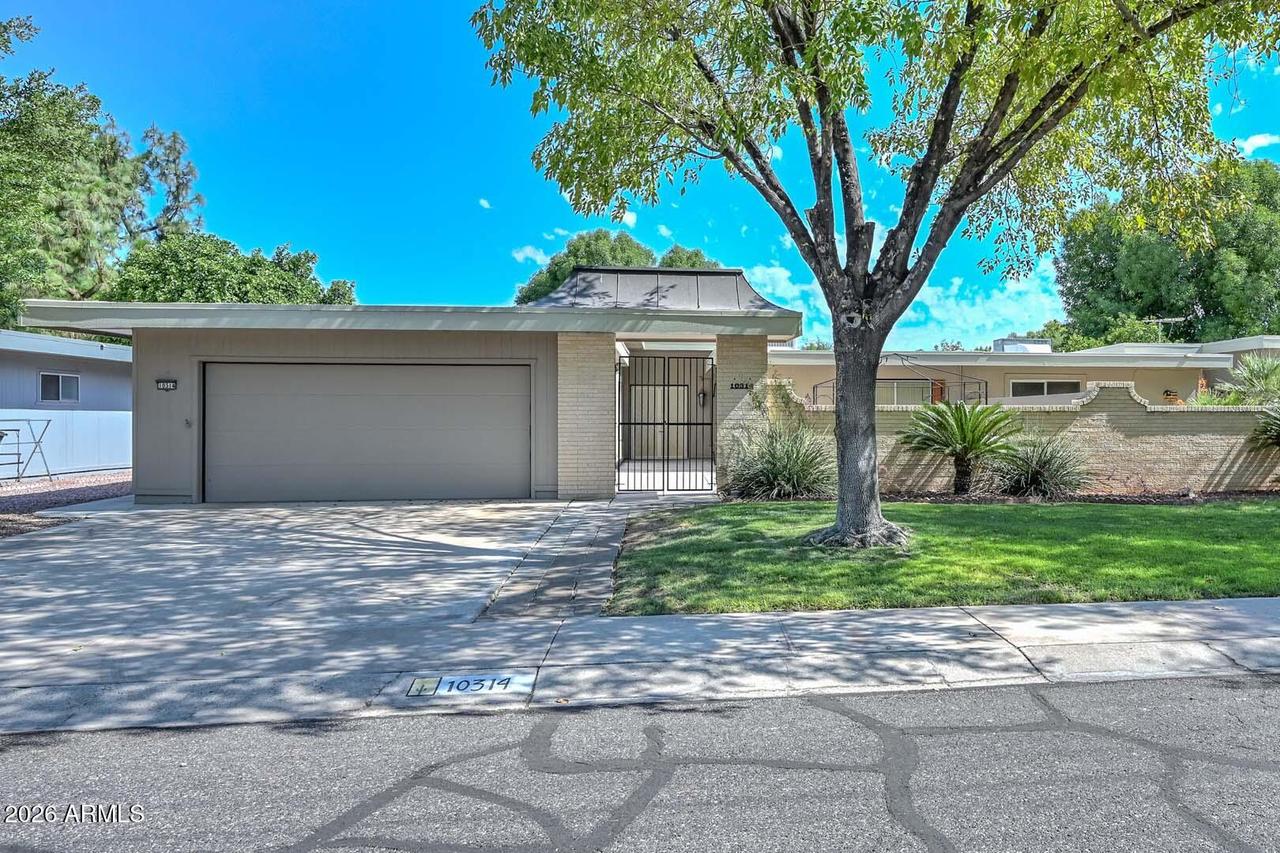 10314 W Spanish Moss Ln., Sun City, AZ 85373
