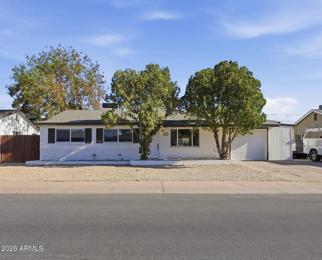 3327 W Charter Oak Rd., Phoenix, AZ 85029