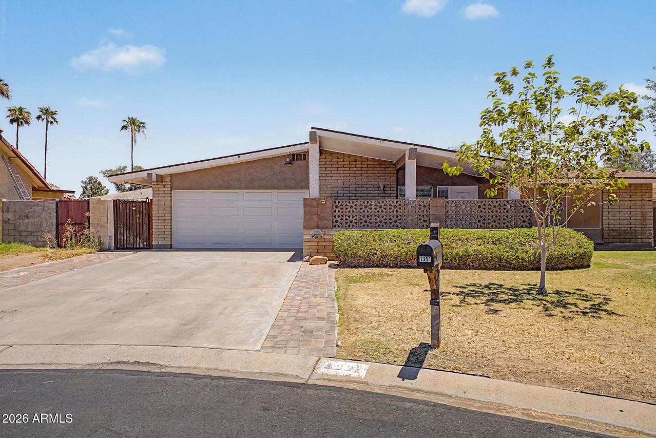 1051 S 72nd Way, Mesa, AZ 85208