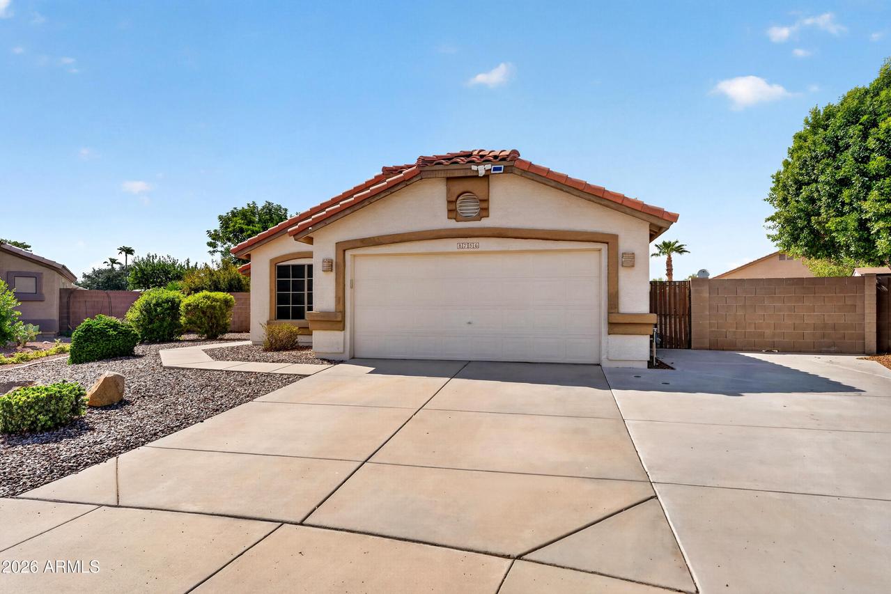 8756 W Lone Cactus Dr., Peoria, AZ 85382