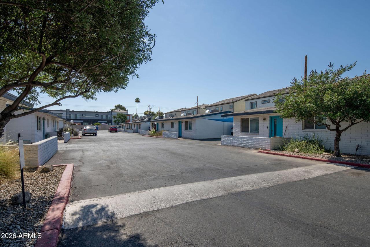 3141 N 37th St St., Phoenix, AZ 85018