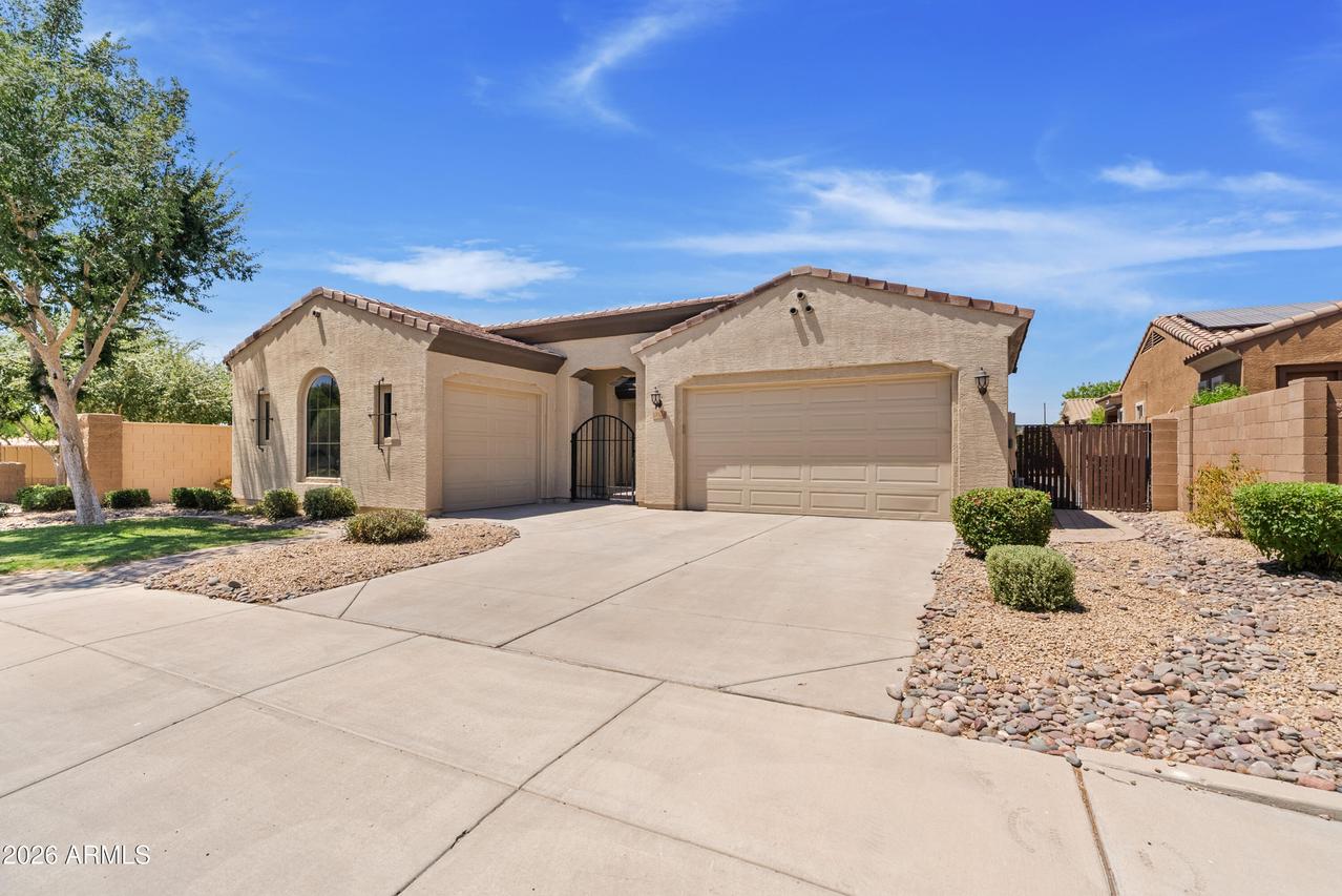 2524 E Honeysuckle Pl., Chandler, AZ 85286