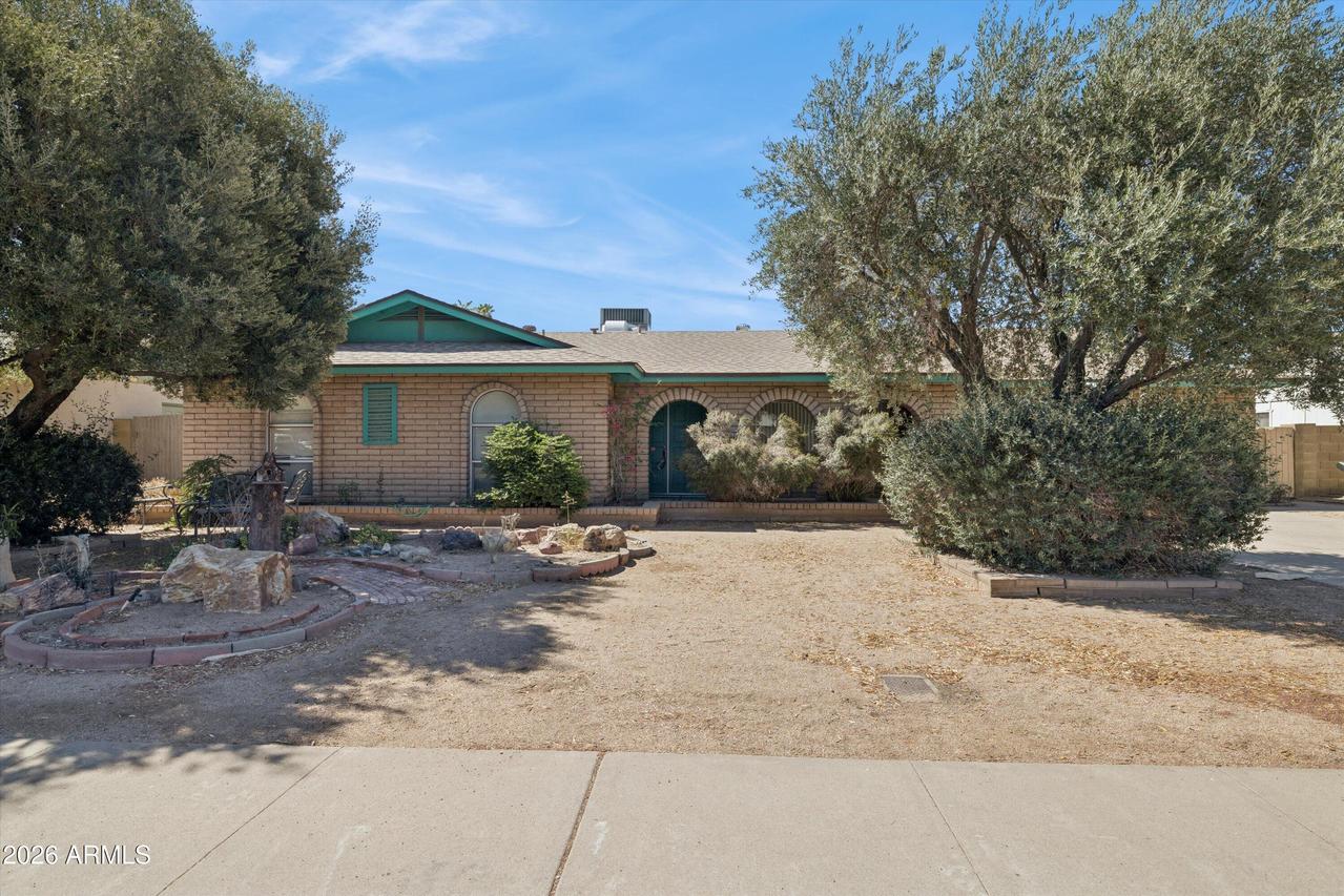 5209 W Las Palmaritas Dr., Glendale, AZ 85302