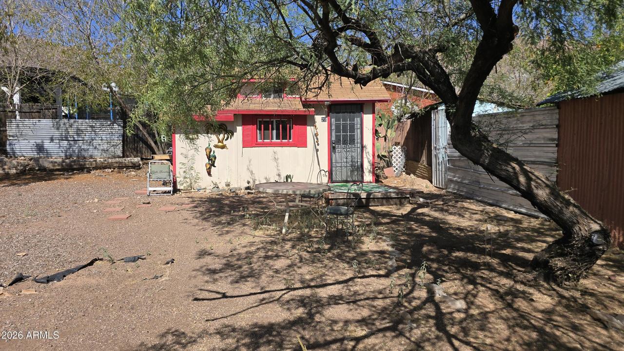27 N Molino St., Superior, AZ 85173