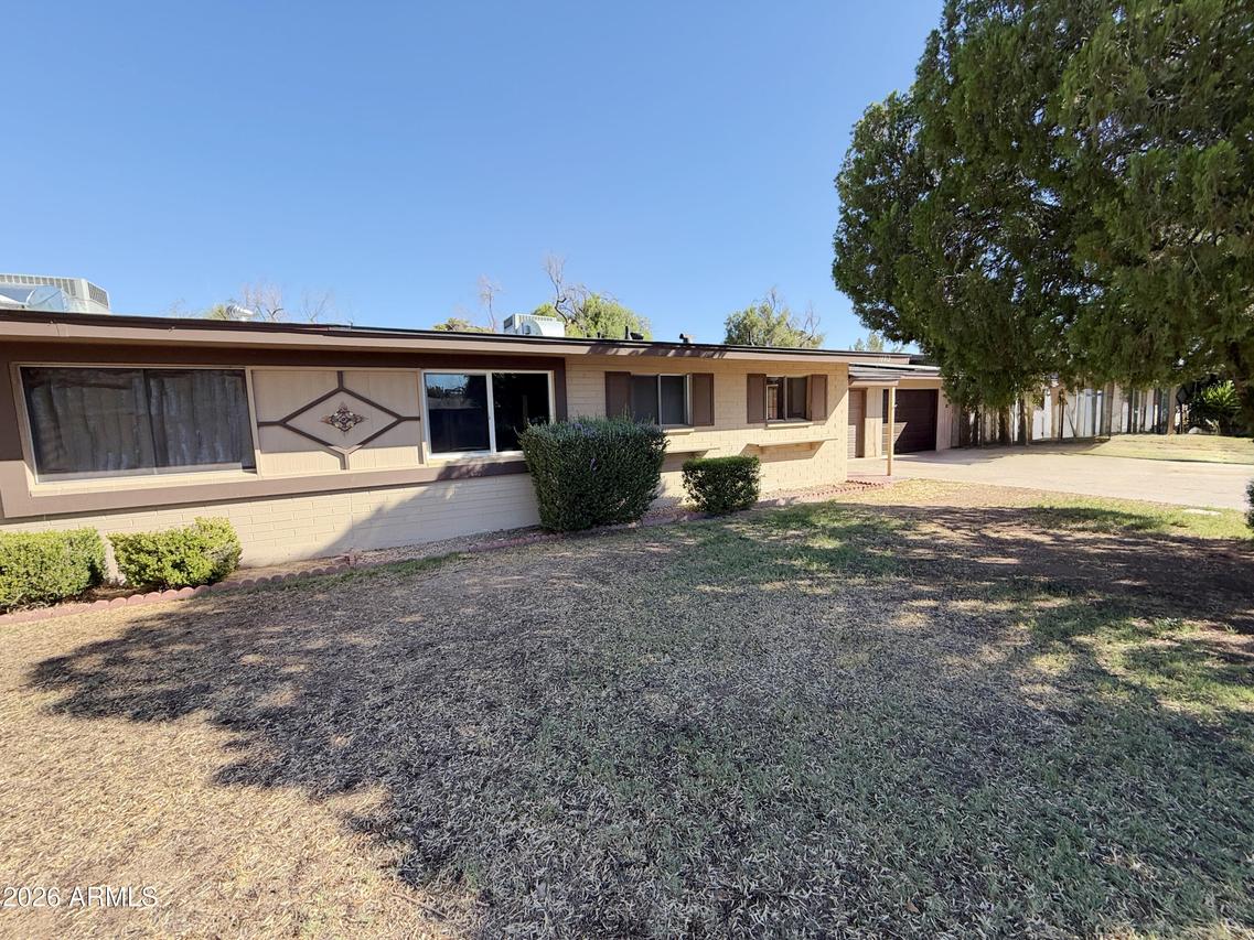 10012 W Lakeview Cir., Sun City, AZ 85351
