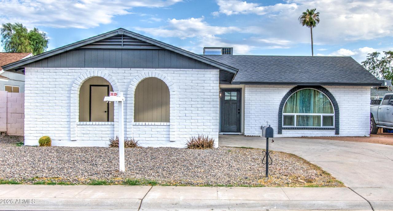 6427 W Lawrence Rd., Glendale, AZ 85301