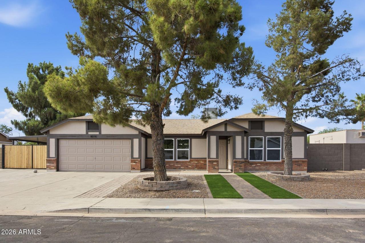 8016 E Colby St., Mesa, AZ 85207