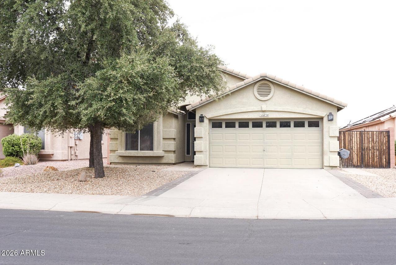 6754 W Caribbean Ln., Peoria, AZ 85381