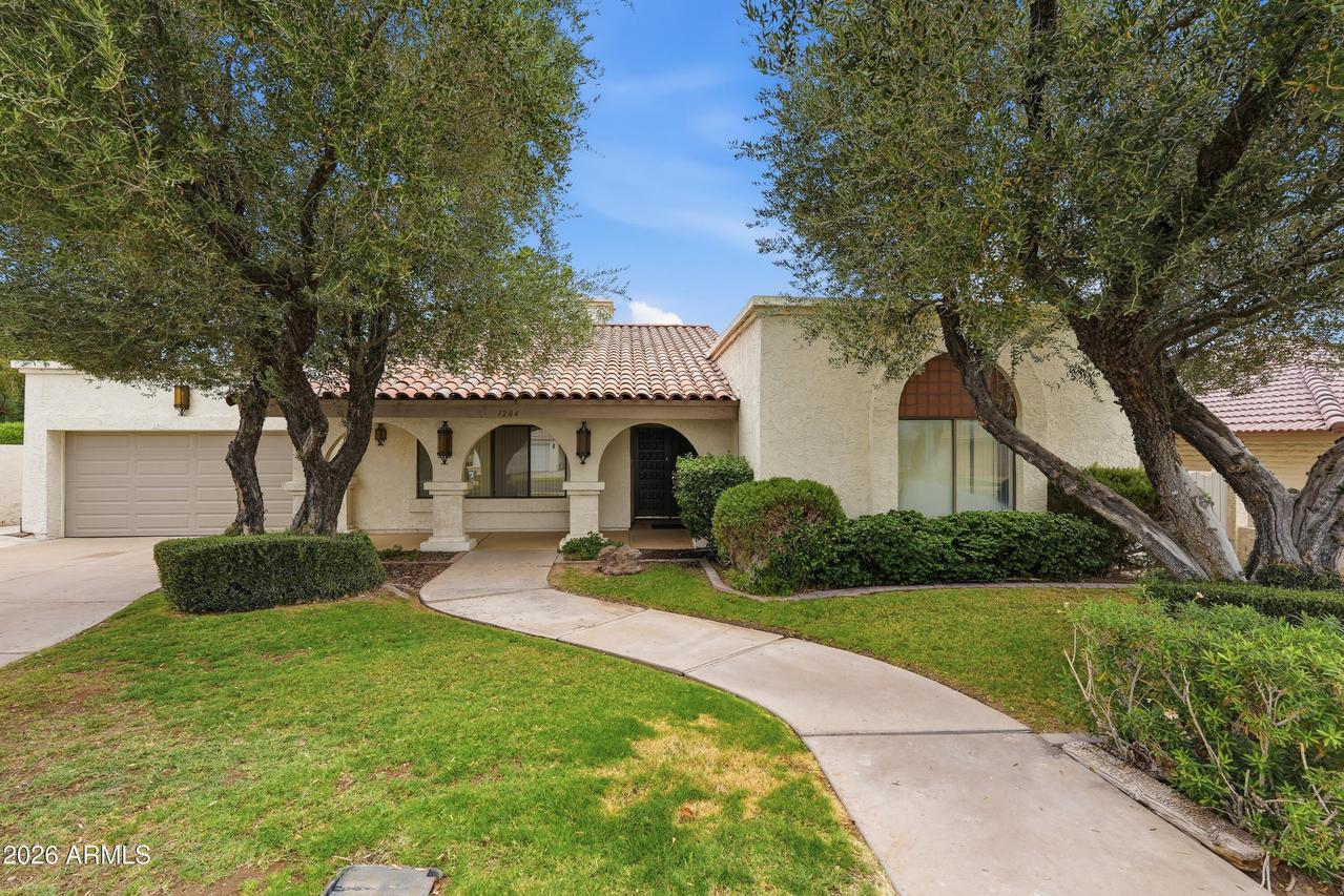 1204 E Commodore Pl., Tempe, AZ 85283