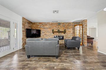 2214 E Holmes Ave., Mesa, AZ 85204