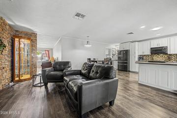 2214 E Holmes Ave., Mesa, AZ 85204
