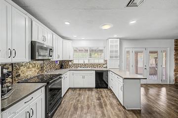 2214 E Holmes Ave., Mesa, AZ 85204