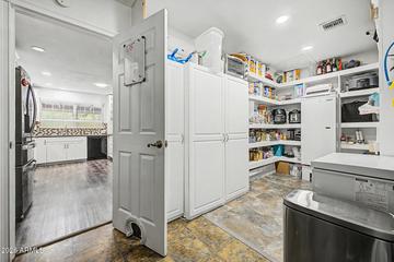 2214 E Holmes Ave., Mesa, AZ 85204