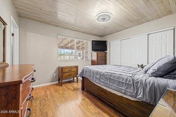 2214 E Holmes Ave., Mesa, AZ 85204