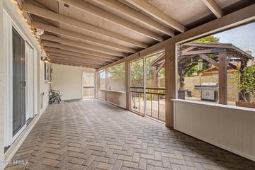 2214 E Holmes Ave., Mesa, AZ 85204
