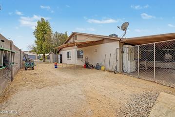 2214 E Holmes Ave., Mesa, AZ 85204
