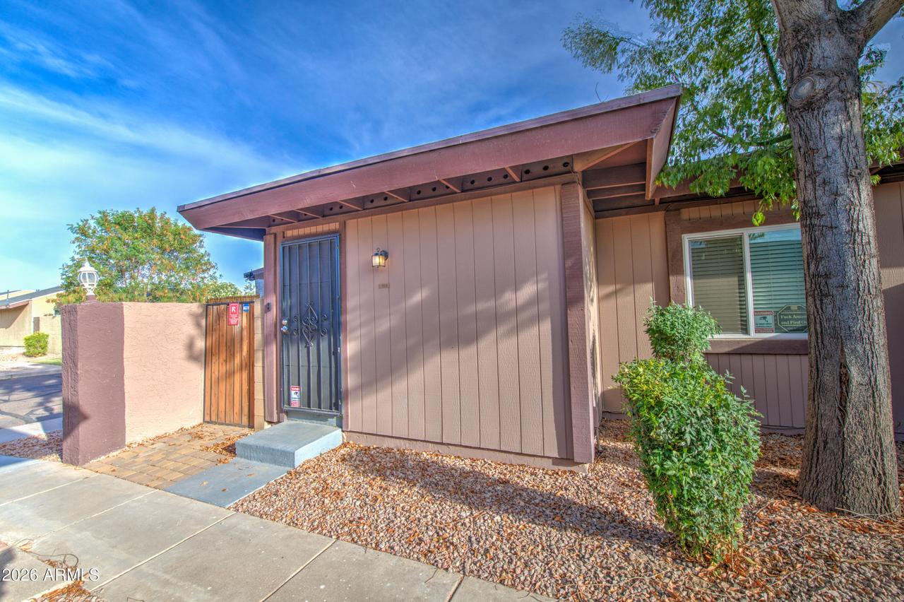 916 S Hacienda Dr. #A, Tempe, AZ 85281