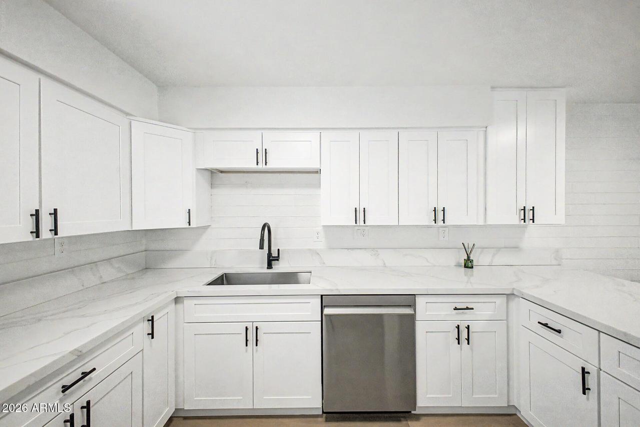 3505 E Campbell Ave. #11, Phoenix, AZ 85018