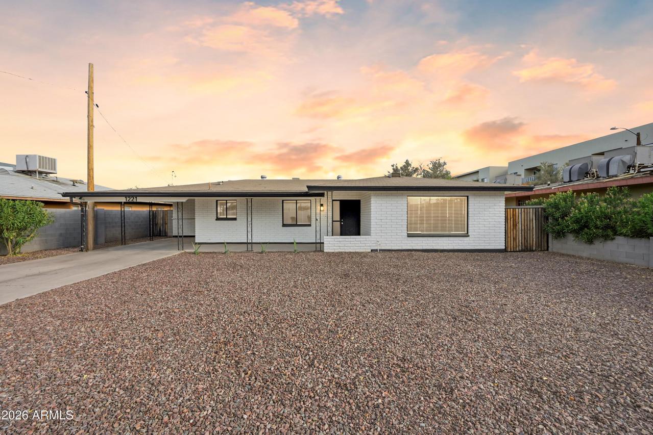 1221 E Elm St., Phoenix, AZ 85014