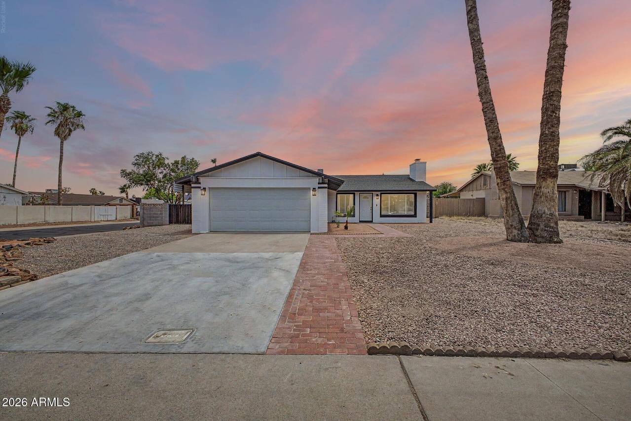 2577 E Sweetwater Ave., Phoenix, AZ 85032