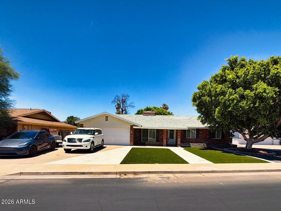 2416 E Elmwood St., Mesa, AZ 85213