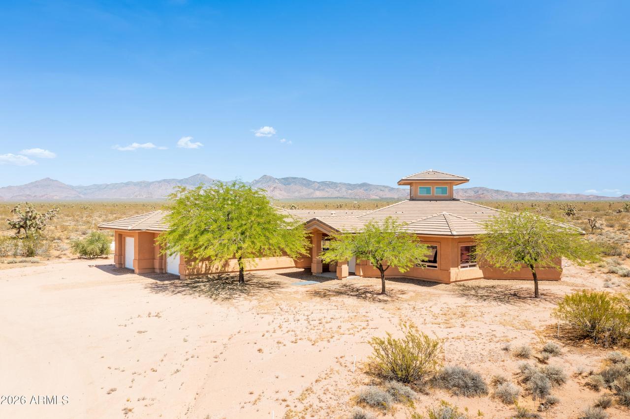 4267 E Juniper Dr., Yucca, AZ 86438