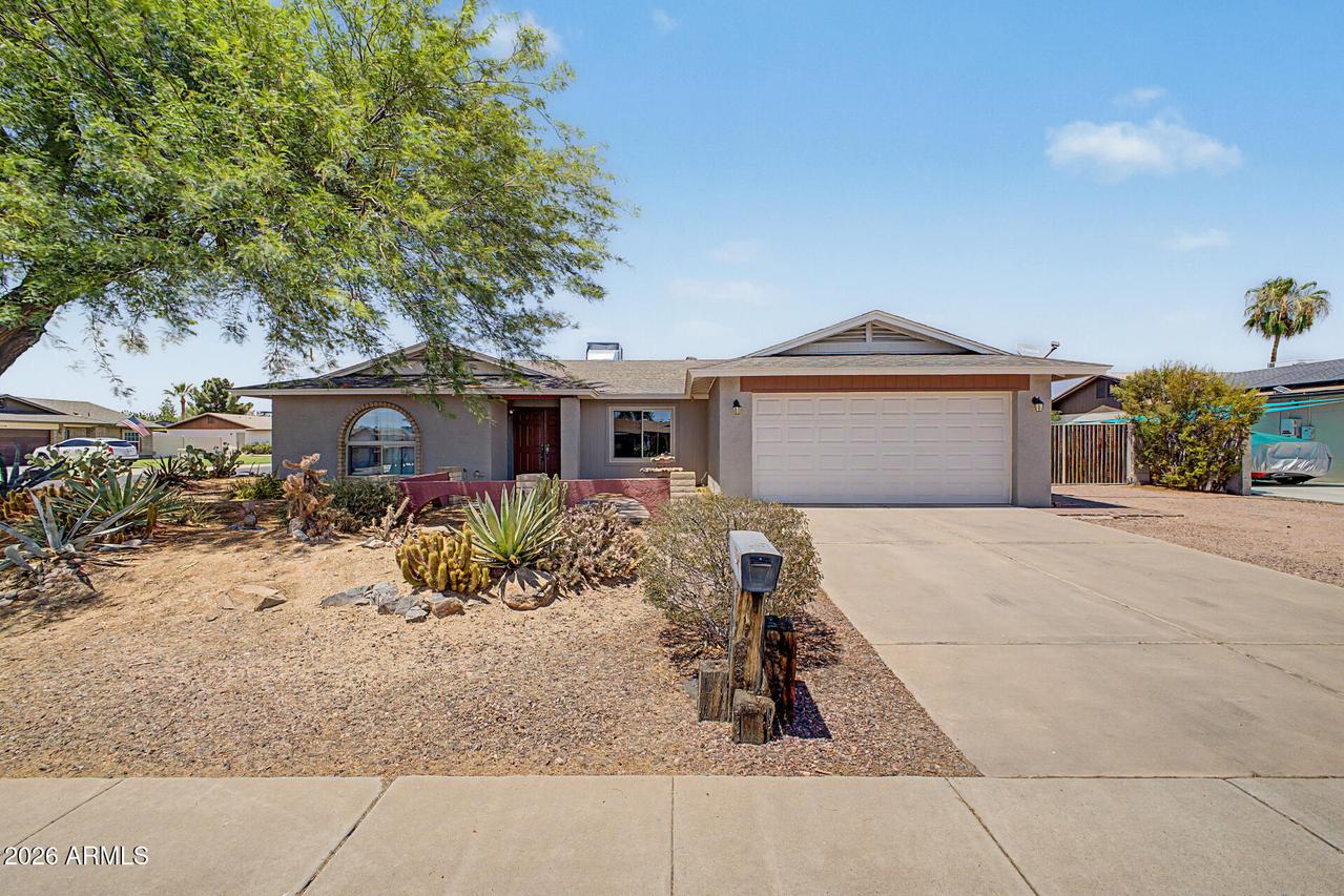 3054 W Tierra Buena Ln., Phoenix, AZ 85053