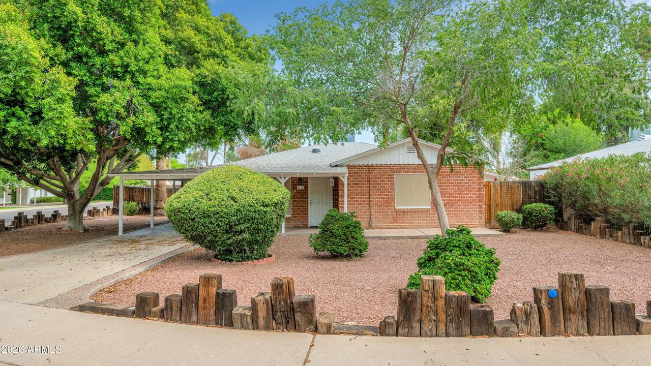 1127 S Una Ave., Tempe, AZ 85281