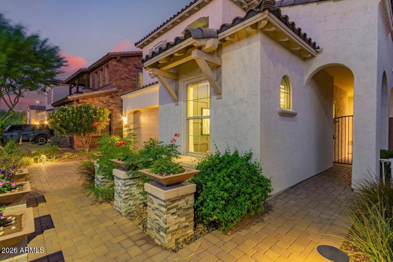 3251 E Bryce Ln., Phoenix, AZ 85050