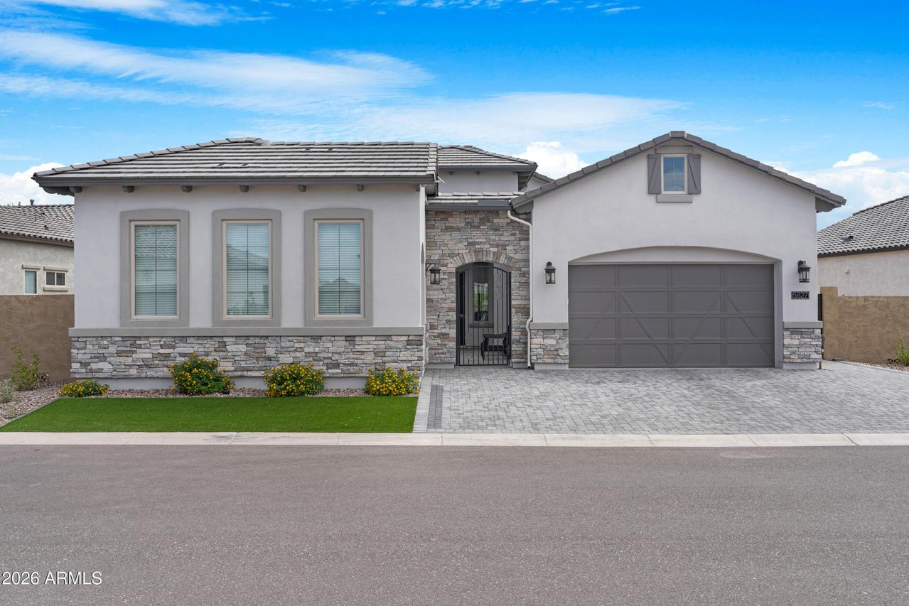 5827 E Star Valley St., Mesa, AZ 85215