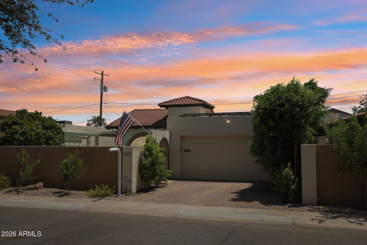 717 E Tuckey Ln., Phoenix, AZ 85014