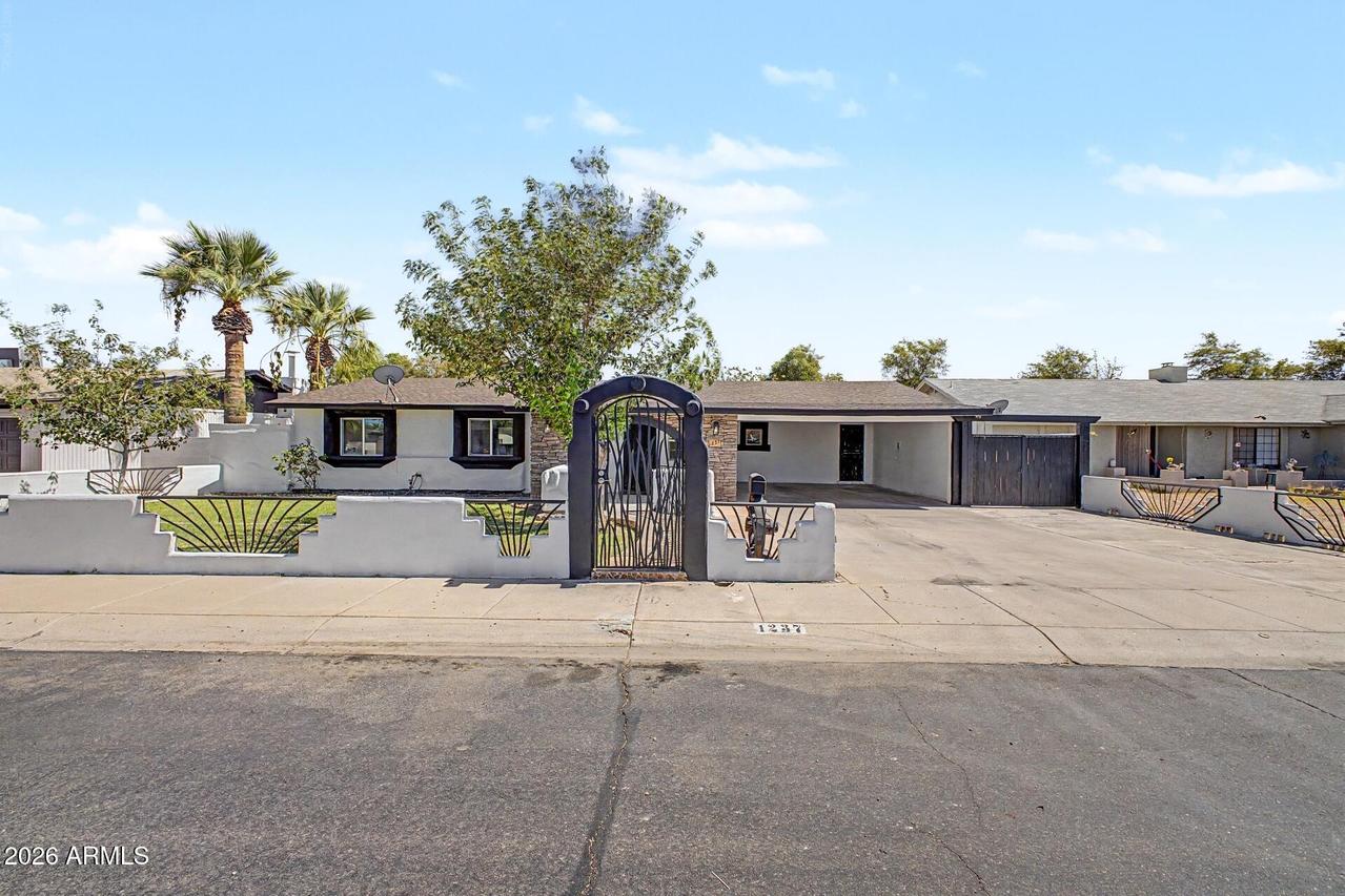 1237 W Ivanhoe St., Chandler, AZ 85224