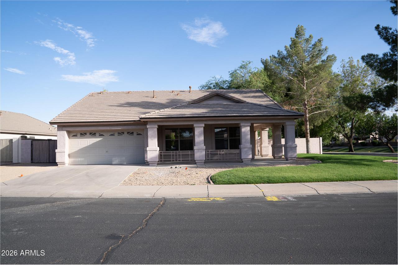 6401 W Behrend Dr., Glendale, AZ 85308