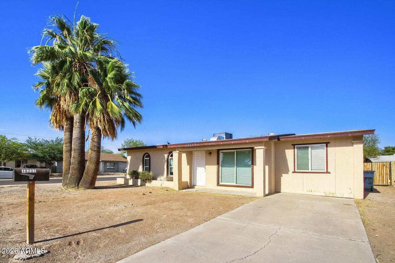 18237 N 34th Dr., Phoenix, AZ 85053
