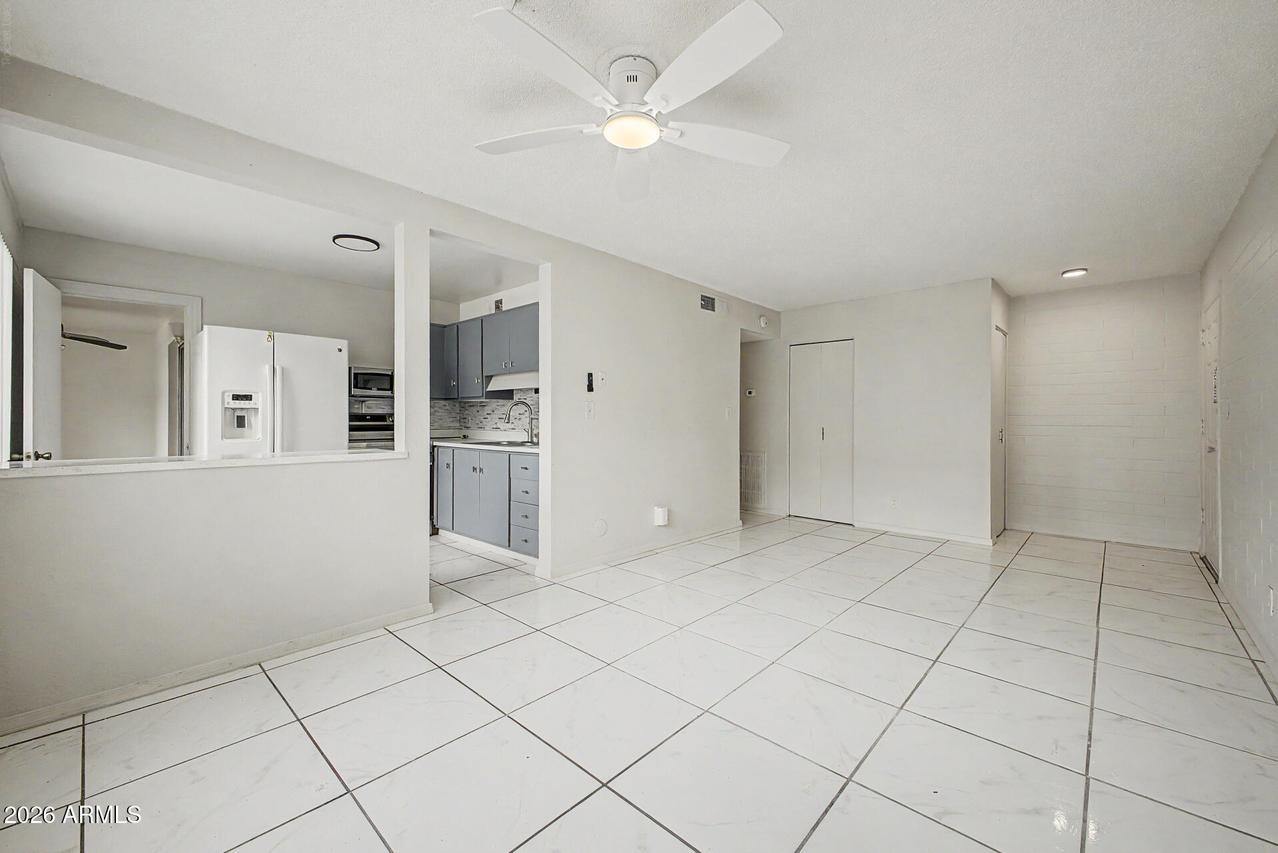 2549 W Rose Ln. #A-113, Phoenix, AZ 85017