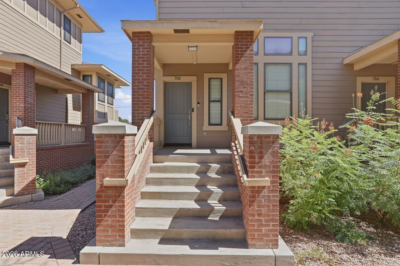 706 S Beck Ave., Tempe, AZ 85281