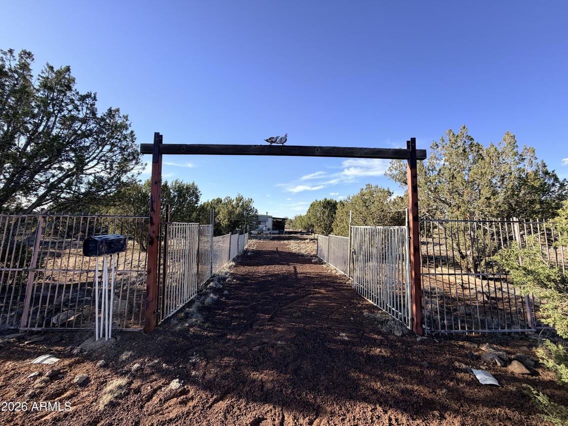 9070 Pinto Tr., Show Low, AZ 85901