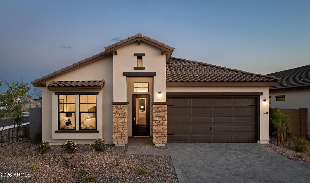 573 E Grayling Rd., San Tan Valley, AZ 85140
