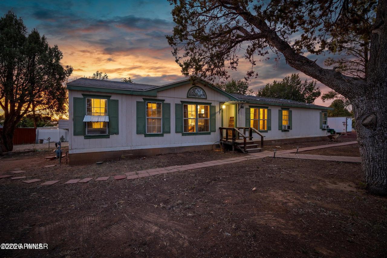 220 S 10th Ave., Show Low, AZ 85901
