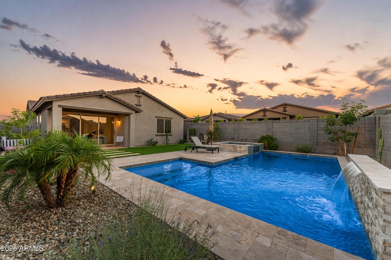 19326 W Badgett Ln., Litchfield Park, AZ 85340