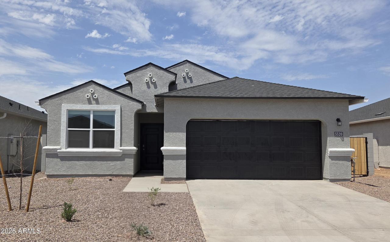 5520 E Darwin Dr., San Tan Valley, AZ 85140
