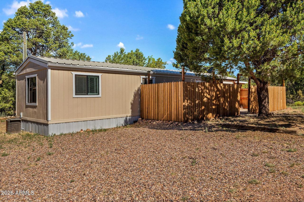 3466 Evergreen Dr., Overgaard, AZ 85933