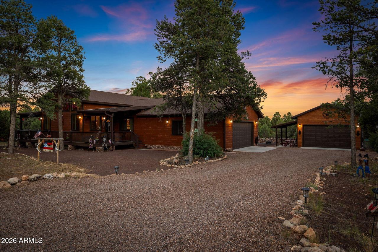 2207 Four Point Cir., Overgaard, AZ 85933