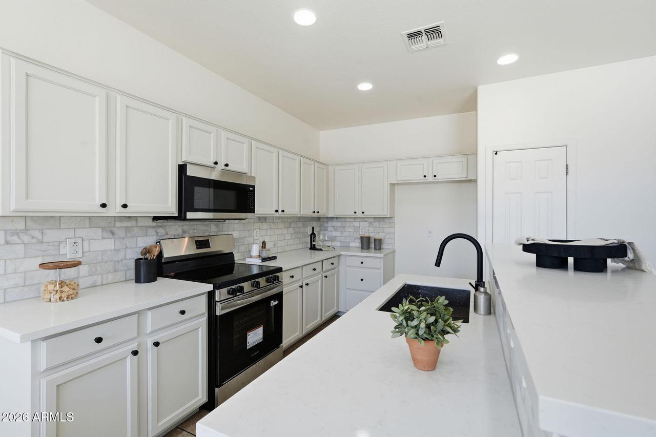 437 S 163rd Ln., Goodyear, AZ 85338