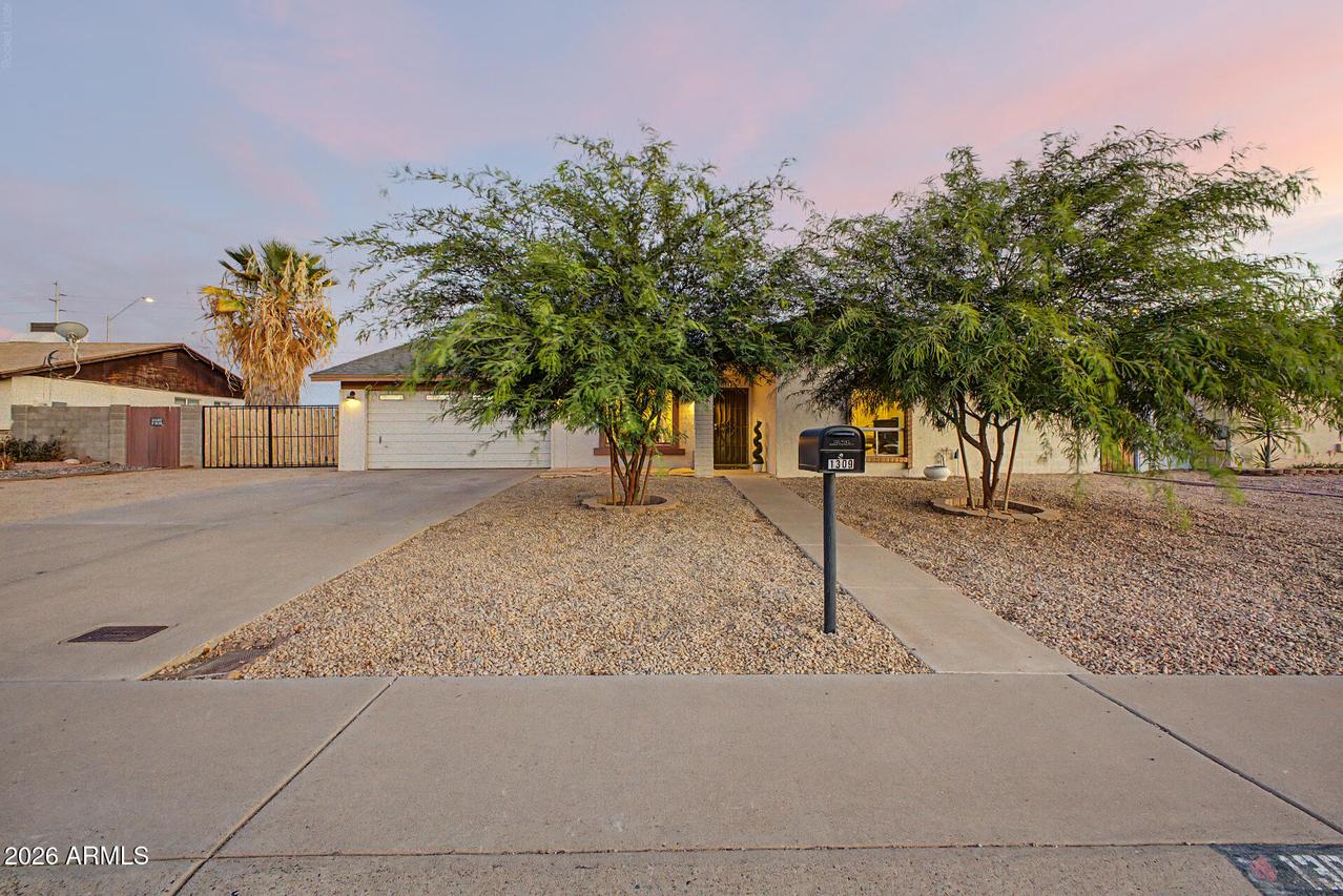 1309 W Renee Dr., Phoenix, AZ 85027