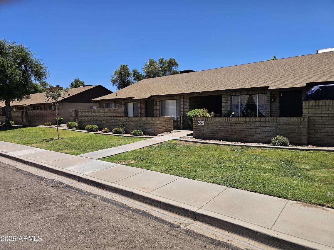 35 W Concorda Dr. #104, Tempe, AZ 85282